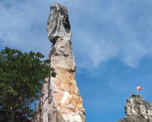 Thanh Hóa triển khai dự án chống sét cho Di tích quốc gia Hòn Vọng Phu - Anh 1