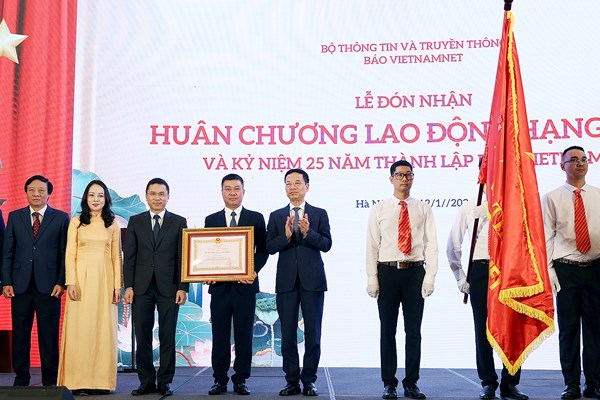 Báo VietNamNet nhận Huân chương Lao động hạng Nhất - Anh 1