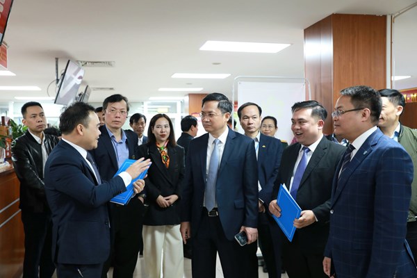 Hà Nội triển khai thí điểm các mô hình chuyển đổi số - Anh 1