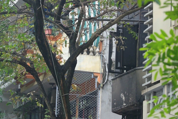 Tập trung khắc phục hậu quả, khẩn trương điều tra làm rõ nguyên nhân vụ cháy tại phố Hàng Lược - Anh 1