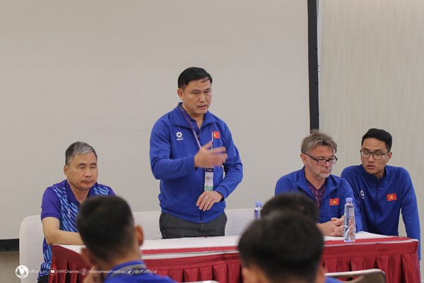Trưởng BTC Asian Cup 2023 đến thăm và dành lời khen cho tuyển Việt Nam - Anh 2