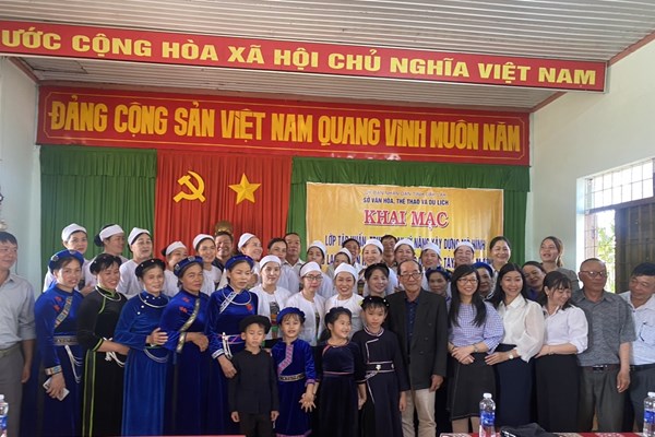 Truyền dạy kỹ năng xây dựng mô hình Câu lạc bộ văn hóa truyền thống - Anh 1