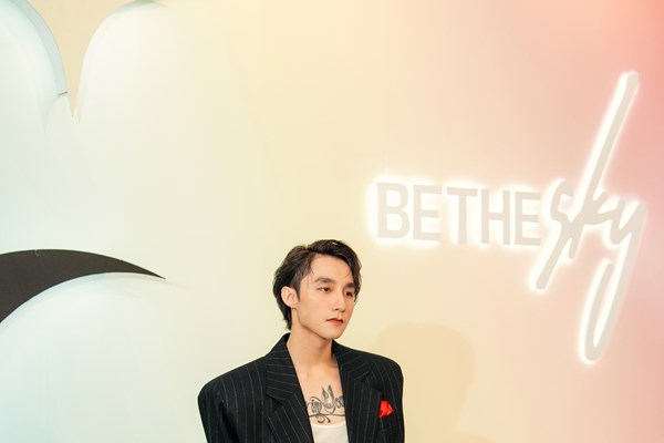 Sơn Tùng ra mắt ca khúc mới tự sáng tác “Be the sky” - Anh 2