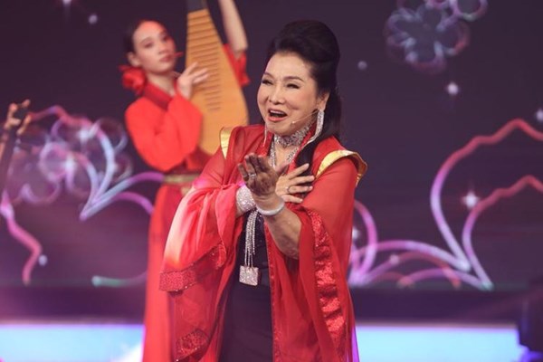 NSND Bạch Tuyết vào Top 50 phụ nữ châu Á có tầm ảnh hưởng - Anh 1