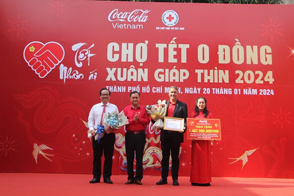 “Chợ Tết 0 đồng” hỗ trợ 2.000 hộ gia đình hoàn cảnh khó khăn tại TP.HCM - Anh 1