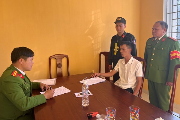 Hai đối tượng cướp ngân hàng ở Quảng Nam bị bắt khi đang trốn tại Huế - Anh 1