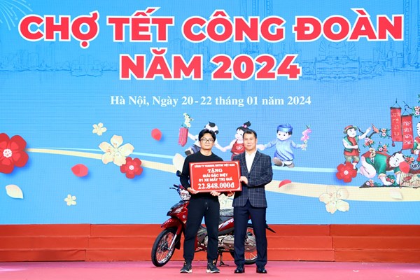 Ấm áp Chợ Tết Công đoàn năm 2024 - Anh 4
