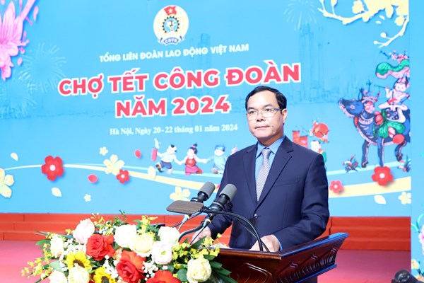 Ấm áp Chợ Tết Công đoàn năm 2024 - Anh 1