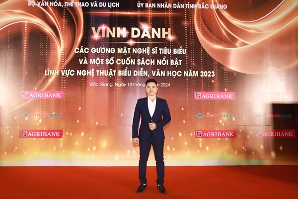 Những nghệ sĩ miệt mài cống hiến cho âm nhạc dân tộc - Anh 1