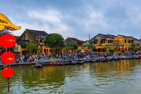 Rực rỡ hành trình du xuân giữa miền di sản Hội An - Anh 1