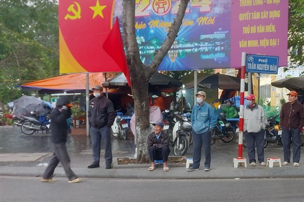 Tất tả mưu sinh trong gió rét dịp cận Tết - Anh 4