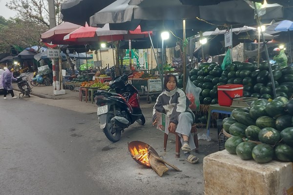 Tất tả mưu sinh trong gió rét dịp cận Tết - Anh 5