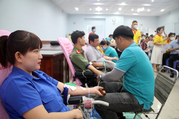 Phát động Chiến dịch vận động hiến máu tình nguyện dịp Tết - Anh 3