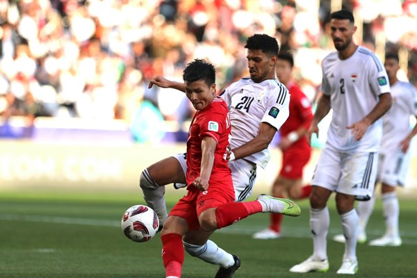 HLV Troussier: Sự ủng hộ của truyền thông và người hâm mộ sẽ giúp các cầu thủ thi đấu tốt hơn - Anh 2