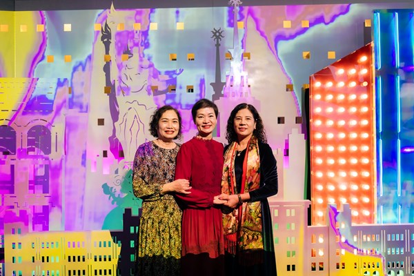 Gần 3.000 người tham quan triển lãm đa phương tiện “Dòng chảy Hà Nội” - Anh 3