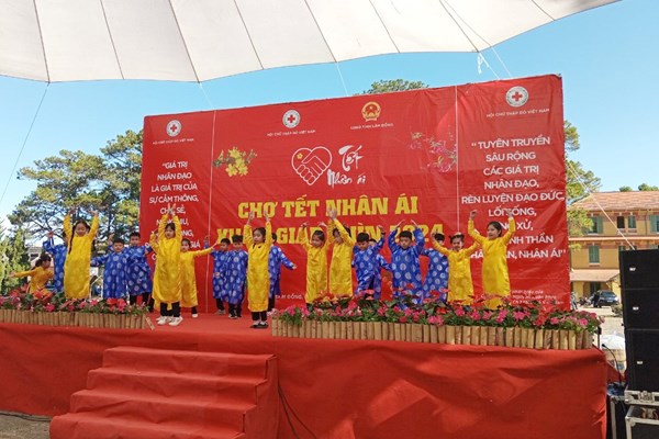 Lâm Đồng: “Hội chợ Tết Nhân ái” Xuân Giáp Thìn năm 2024 - Anh 1