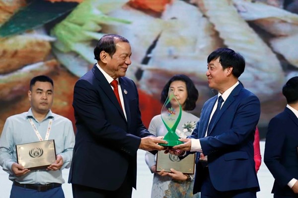 Trải nghiệm du lịch ẩm thực truyền thống Bắc Bộ ở làng cổ Đường Lâm - Anh 1
