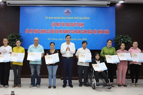 Niềm vui trước thềm năm mới - Anh 1