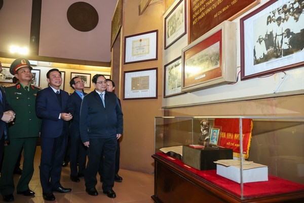 Thủ tướng Phạm Minh Chính dự “Ngày hội Công nhân - Đón chào Xuân mới 2024” - Anh 1