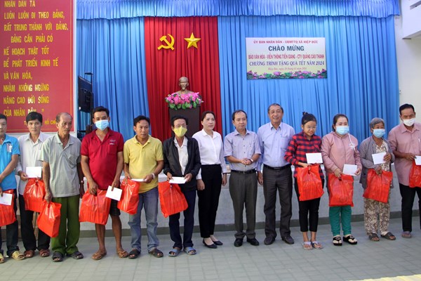 Những phần quà ấm tình ngày Tết - Anh 3