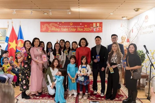 Chào Xuân Giáp Thìn 2024 tại Phần Lan - Anh 1
