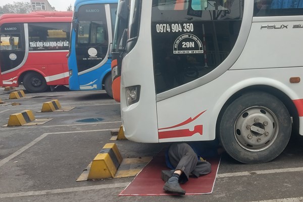 Hà Nội: Lượng hành khách dự kiến tăng gấp 3 tại các bến xe - Anh 3