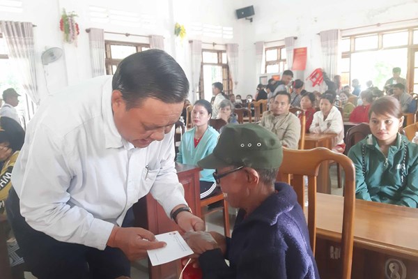Bình Định: Đồng bào Ba Na Vĩnh Kim thêm cái Tết đầm ấm - Anh 2