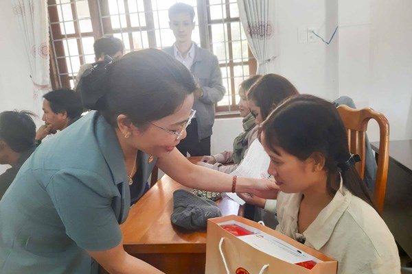 Bình Định: Đồng bào Ba Na Vĩnh Kim thêm cái Tết đầm ấm - Anh 3