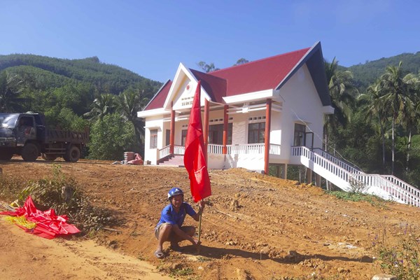 Bình Định: Chăm lo Tết cho đồng bào Hrê - Anh 4