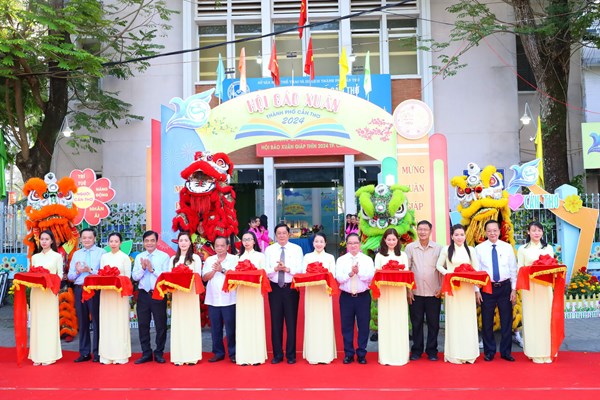 Cần Thơ: Hội Báo Xuân phục vụ trên 200 loại ấn phẩm Xuân Giáp Thìn - Anh 1