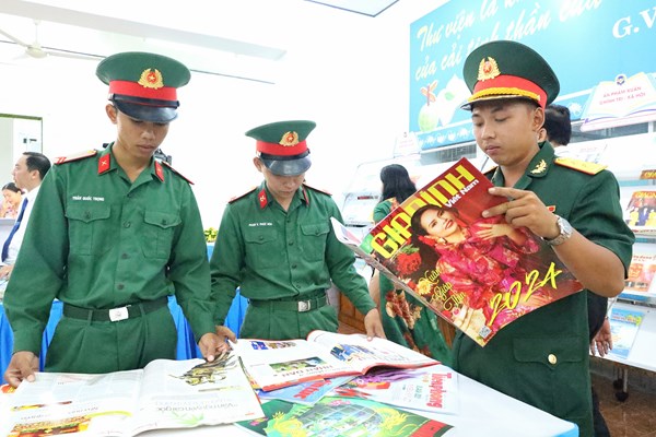 Cần Thơ: Hội Báo Xuân phục vụ trên 200 loại ấn phẩm Xuân Giáp Thìn - Anh 3