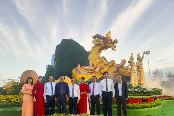 Ấn tượng cụm biểu tượng linh vật Rồng tại Bình Định - Anh 2
