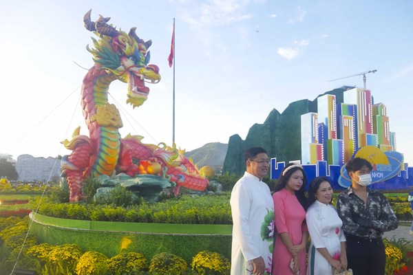 Ấn tượng cụm biểu tượng linh vật Rồng tại Bình Định - Anh 3