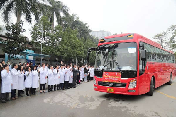 Trở về quê nhà trên hành trình chuyến xe yêu thương - Anh 4