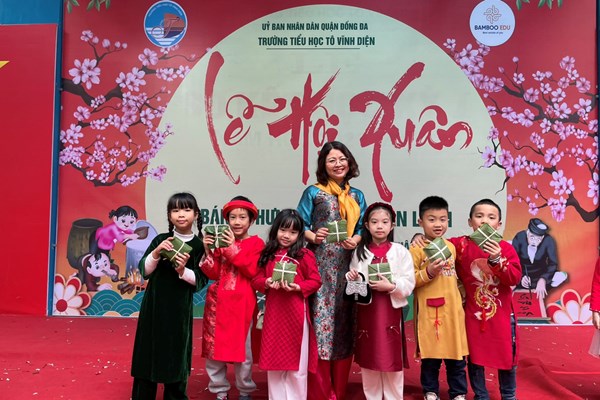 Đưa không khí Tết vào học đường: Rộn ràng trống hội mùa Xuân - Anh 8