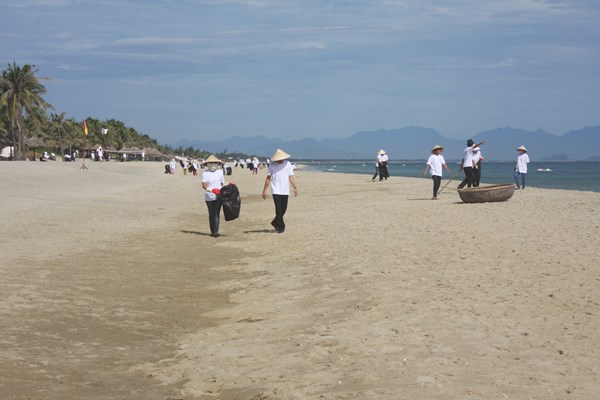 Bảo tồn văn hóa, môi trường biển để phát triển bền vững - Anh 1