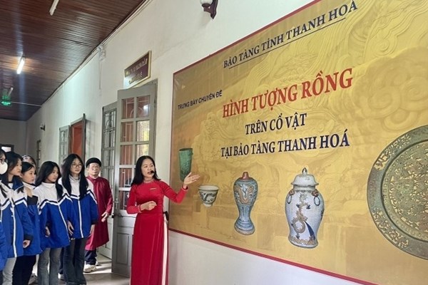 Trưng bày chuyên đề “Những cổ vật trang trí rồng tại Bảo tàng Thanh Hóa” - Anh 1