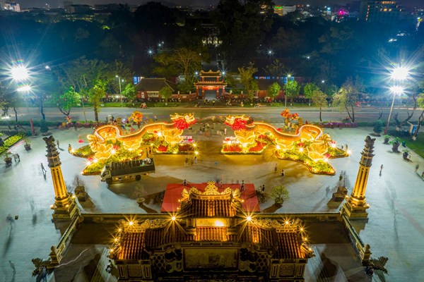 Cặp linh vật rồng sáng tạo từ nghệ thuật kiến trúc triều Nguyễn - Anh 1