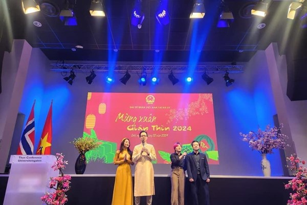 Mừng Xuân Giáp Thìn 2024 tại Na Uy - Anh 1