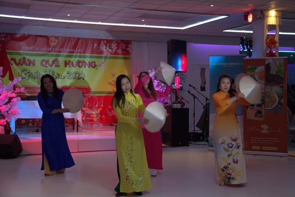 Chương trình “Xuân Quê hương” đón Tết Giáp Thìn 2024 tại Hà Lan - Anh 1