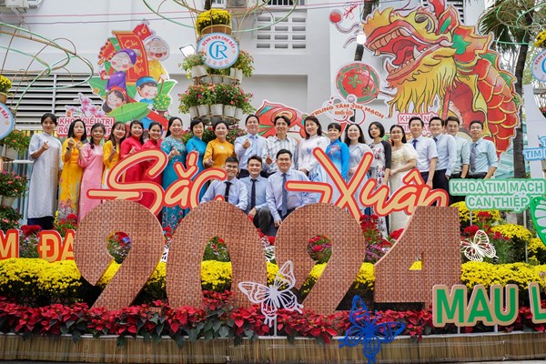 Khai mạc đường hoa xuân Chợ Rẫy - Anh 1