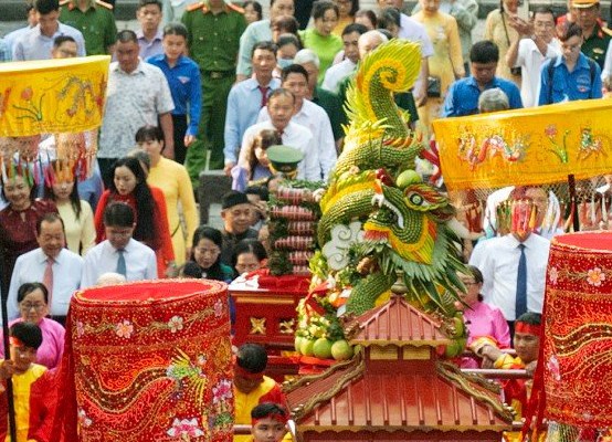 TP.HCM dâng cúng bánh Tét lên Quốc tổ Hùng Vương và Đức Lễ Thành Hầu Nguyễn Hữu Cảnh - Anh 3