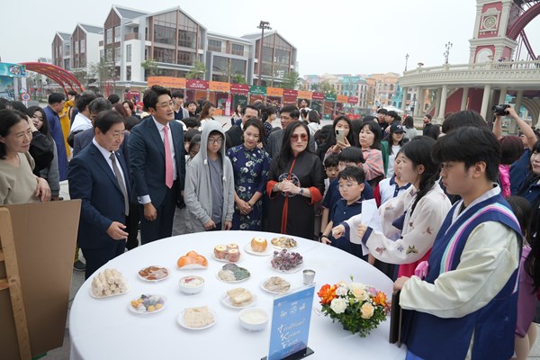 Lễ hội Tết Việt- Nét Hàn: Tôn vinh nét đẹp văn hóa truyền thống Việt Nam- Hàn Quốc - Anh 3