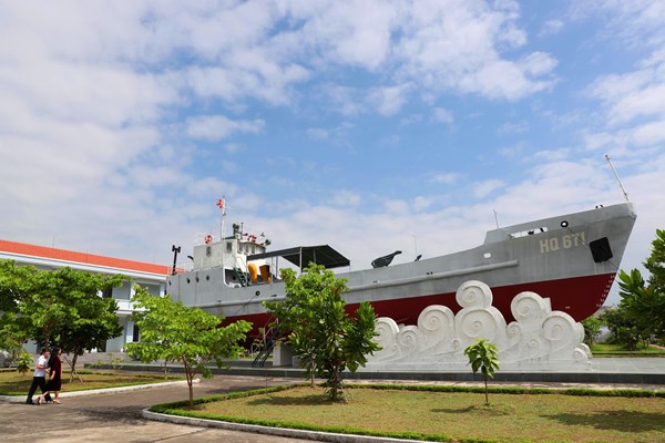 Đất nước nơi đầu sóng - Anh 2