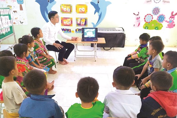Thầy giáo mầm non trên rẻo cao Pù Nhi - Anh 3