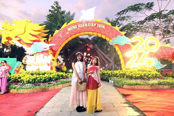Cần Thơ: Đưa vào phục vụ Vườn hoa nghệ thuật Cần Thơ Tết Giáp Thìn 2024 - Anh 2