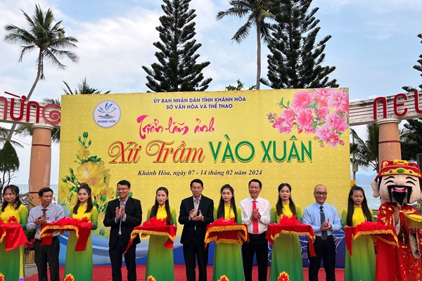 “Xứ Trầm vào Xuân” - Anh 1