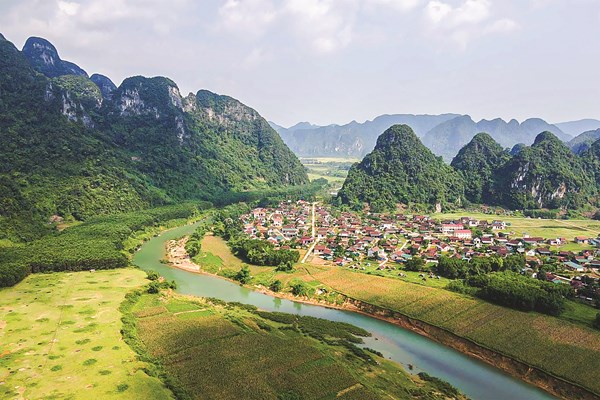 Du xuân ở làng du lịch nổi danh thế giới - Anh 1