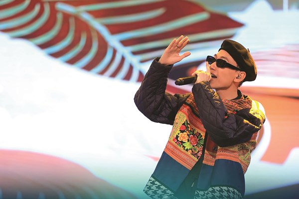 Nốt thăng trầm nhạc Việt - Anh 3