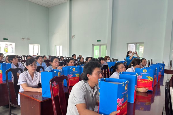 Ấm tình... “Tết muộn” - Anh 4